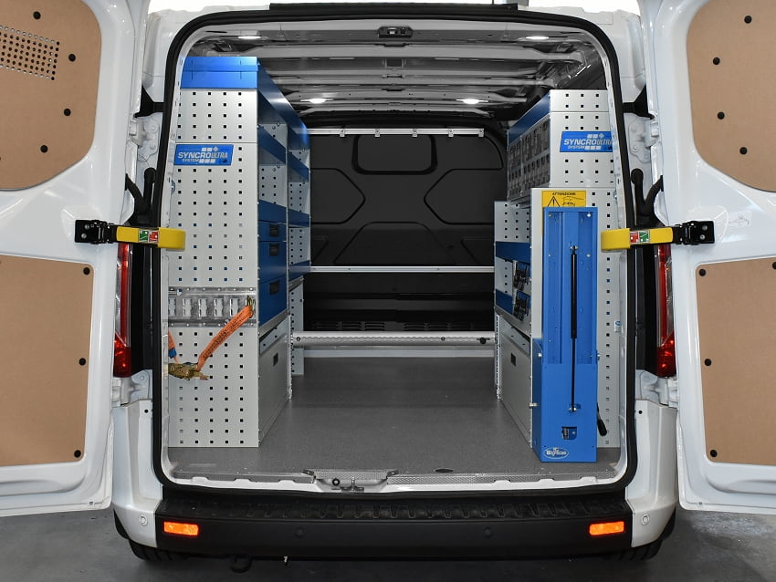 01 Custom Ford equipado Syncro Tecnove