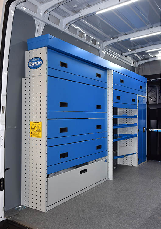 02 Daily con estantes cerrados con puerta Syncro Ultra Tecnove