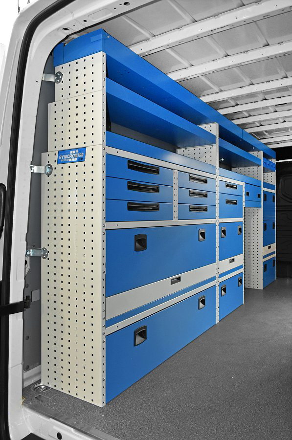 02 pared con cajones y estantes para furgoneta Man Tge L4H3 por syncro system Tecnove