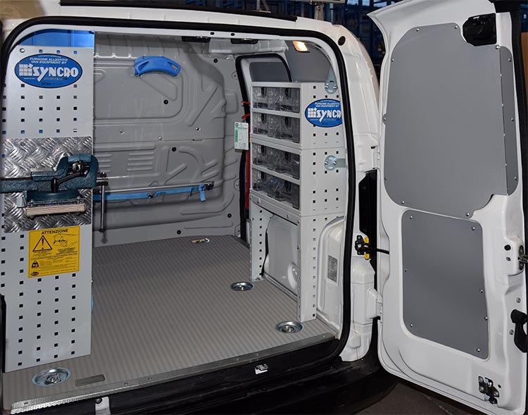 03 Fiorino equipado Syncro Tecnove