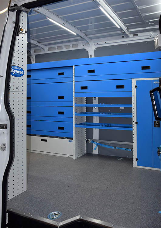 04 Daily con equipamiento Ultra visto desde la puerta lateral Syncro Tecnove